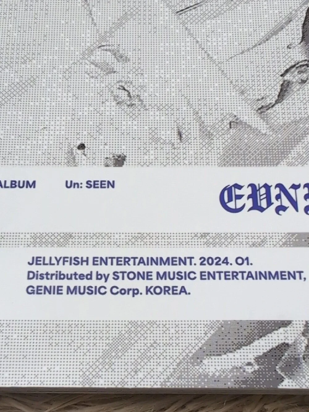 Un:SEEN 2nd Mini Album - Silver/Blue